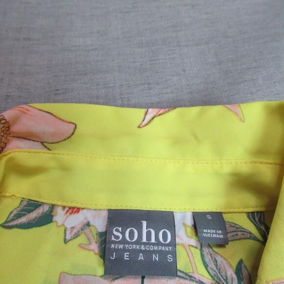 Soho Jeans Top Womens Small Butter Yellow Floral Sleeveless Blouse Work Resort - Picture 4 of 9